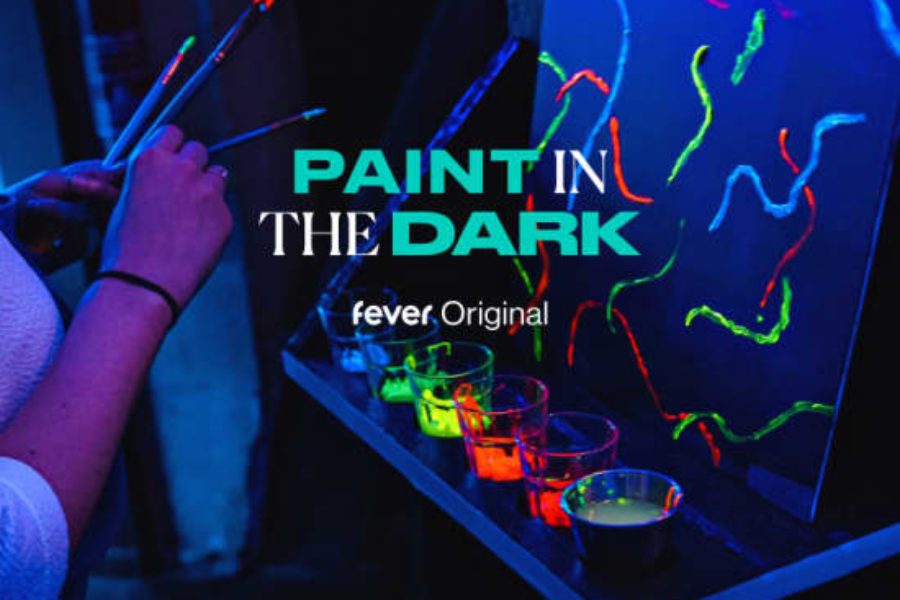 Paint in the dark: taller de pintura en la oscuridad en Madrid
